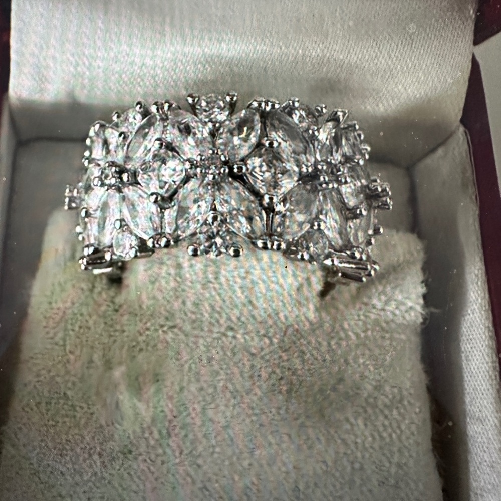 Ladies ring size 8